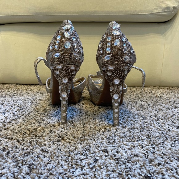 Gianni Bini champagne heels - Picture 3 of 6